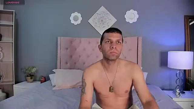 JamesKarol from StripChat is Freechat
