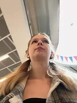 julie-bae from StripChat is Freechat