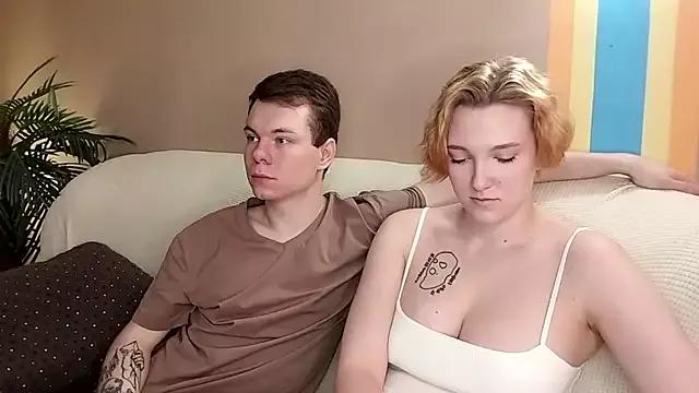 julielourens from StripChat is Freechat