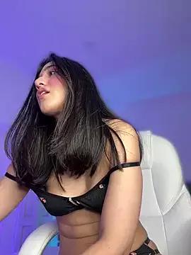 julieta_jhonss from StripChat is Freechat