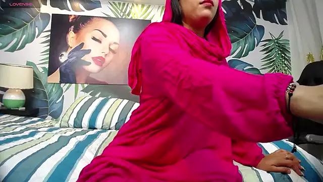 kalinda_sajanii from StripChat is Freechat