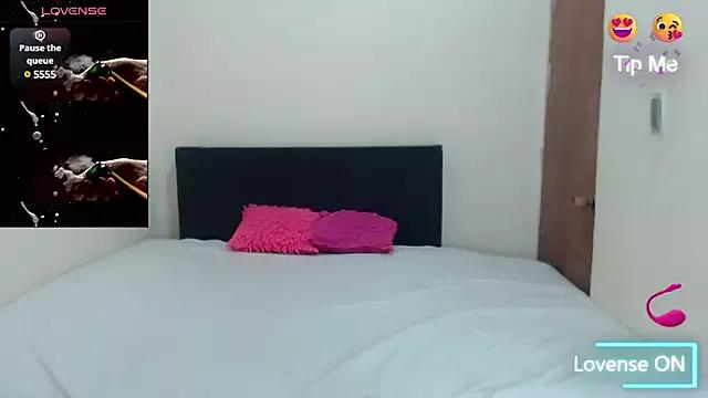 katherine_play from StripChat is Freechat