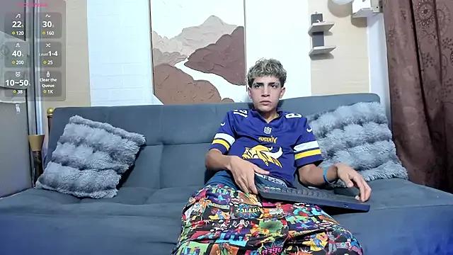 Kenai_quintero from StripChat is Freechat