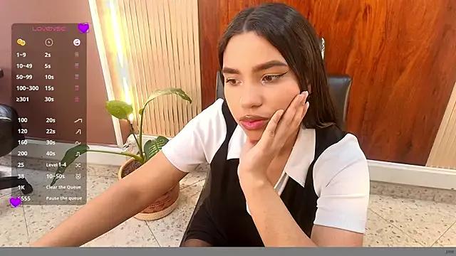 KhateAndersson from StripChat is Freechat