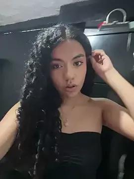 kiravicee from StripChat is Freechat