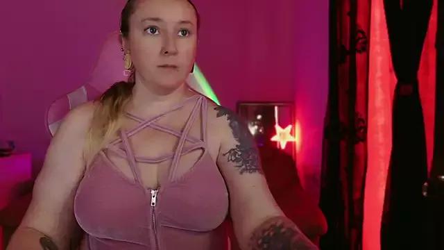 kisicaxx from StripChat