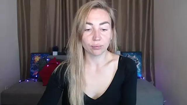 Kiss_julli88I from StripChat