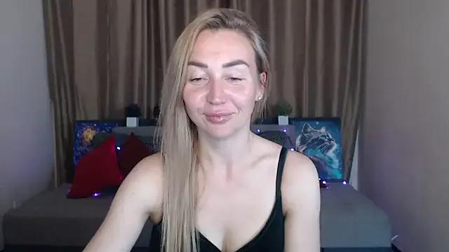Kiss_julli88I from StripChat