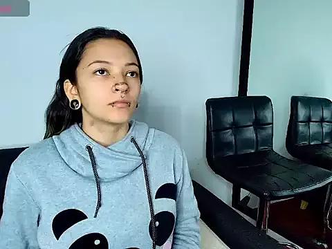Kitty_ravee from StripChat
