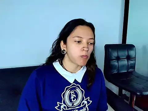 Kitty_ravee from StripChat
