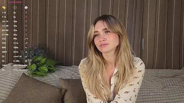 LaineWan from StripChat is Freechat