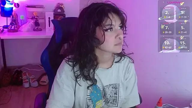 larah_uwu from StripChat is Freechat