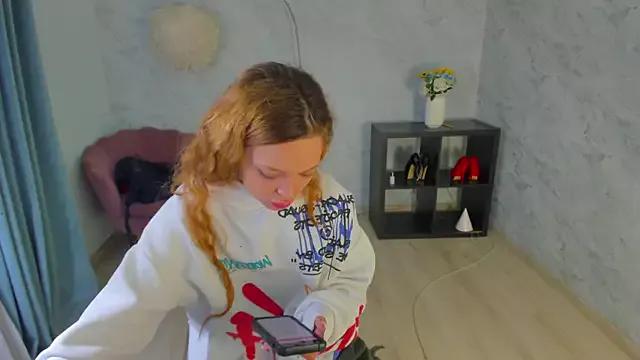 Layla_snowflake from StripChat is Freechat