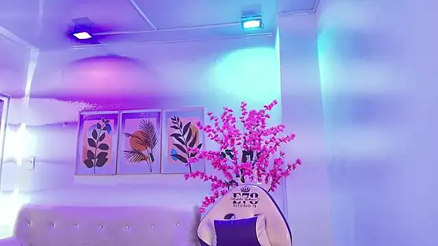 Leia_laurent from StripChat is Freechat