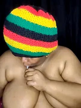 Leidy_quin from StripChat is Freechat