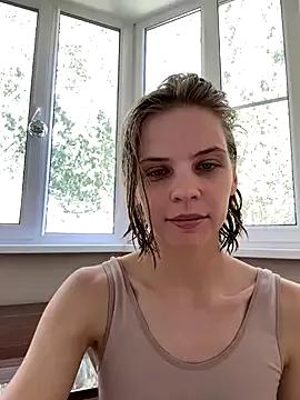 LeyaJohnson from StripChat is Freechat