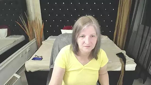 Lilly_hott from StripChat