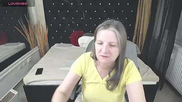 Lilly_hott from StripChat