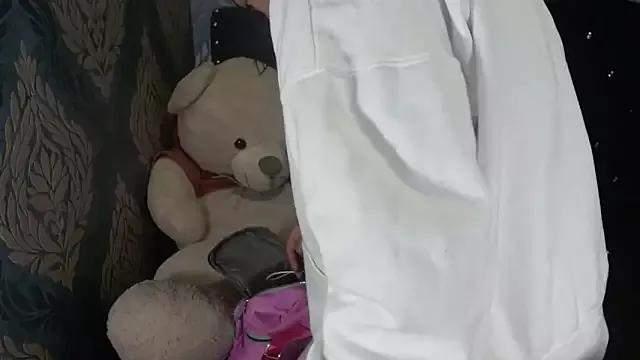 Lilyevansx from StripChat