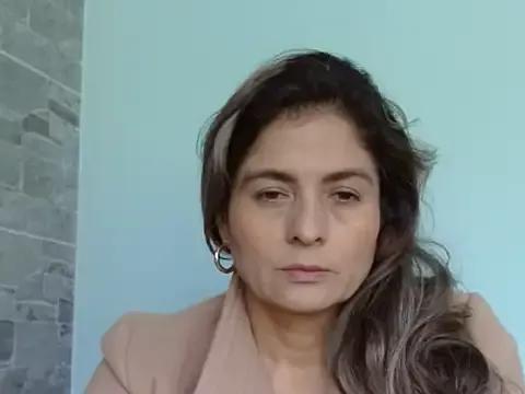 linda-mature43 from StripChat is Freechat