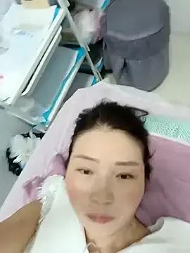 lingling5200 from StripChat is Freechat