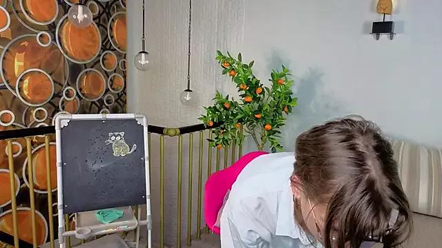LinnGee from StripChat is Freechat