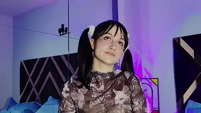 LolaYun from StripChat is Freechat