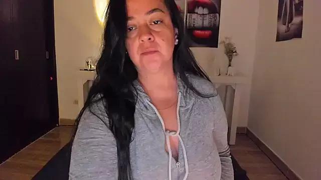 lucia_vonne_ from StripChat is Freechat