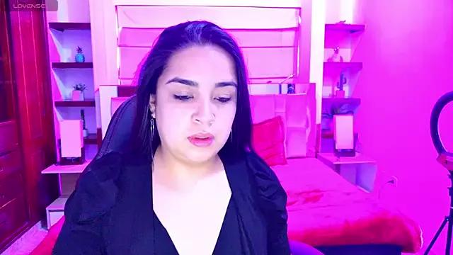 luciih_ from StripChat is Freechat