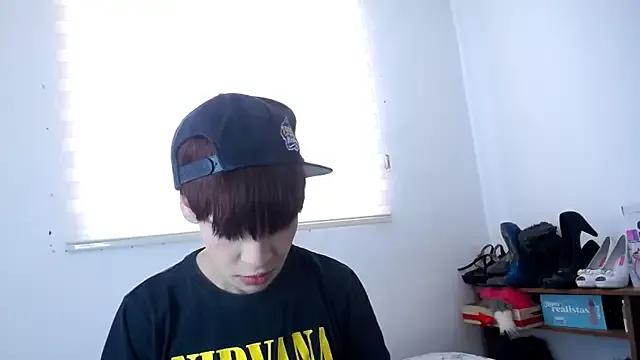 lucky_stricke from StripChat is Freechat