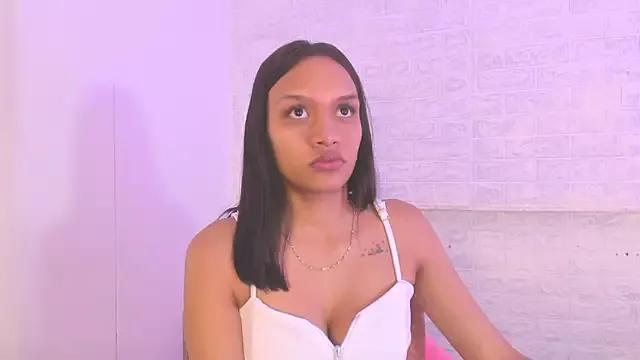 LuluGlow from StripChat