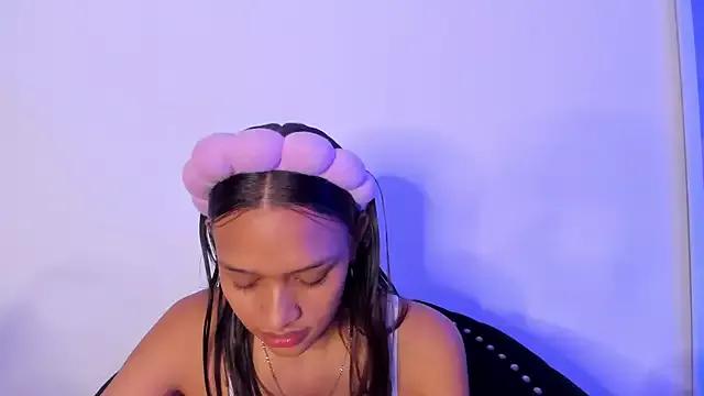 LuluGlow from StripChat is Freechat
