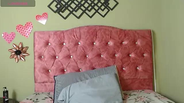 lyla_queen from StripChat is Freechat