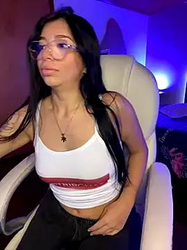 Maddy_Piink from StripChat is Freechat