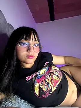 Maddy_w from StripChat is Freechat