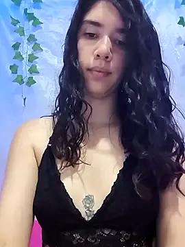 MaddyMendozaxx from StripChat is Freechat