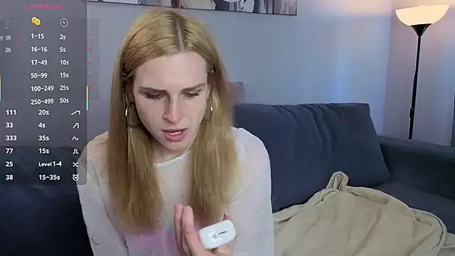 MaryColemann from StripChat is Freechat
