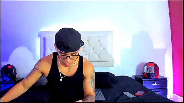 Mattew_Dluca_ from StripChat is Freechat