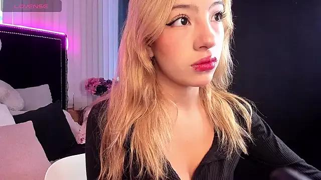 Mayajhons from StripChat is Freechat