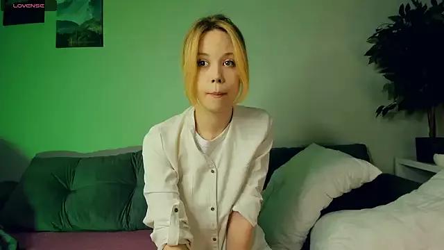 MeghanEasley from StripChat is Freechat