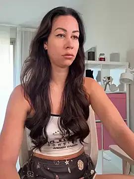 Meliazz from StripChat is Freechat
