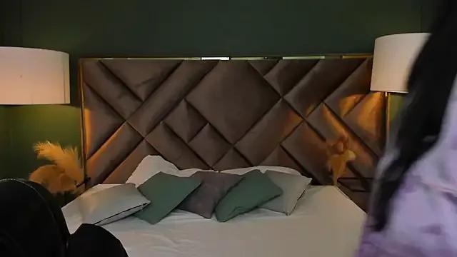Mia_Elowen from StripChat is Freechat