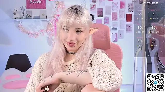 milkMorii from StripChat is Freechat