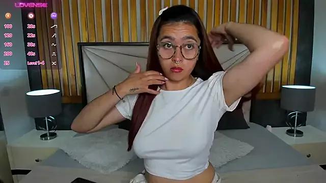 MilleyJones from StripChat