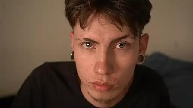 MiloThacth from StripChat is Freechat