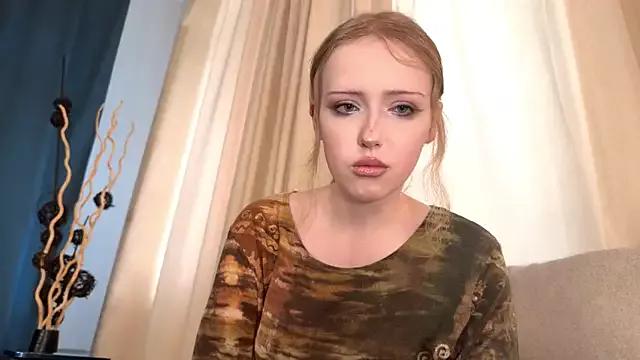 MitziBronn from StripChat is Freechat