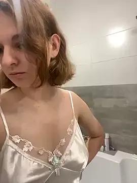 mollymo from StripChat is Freechat