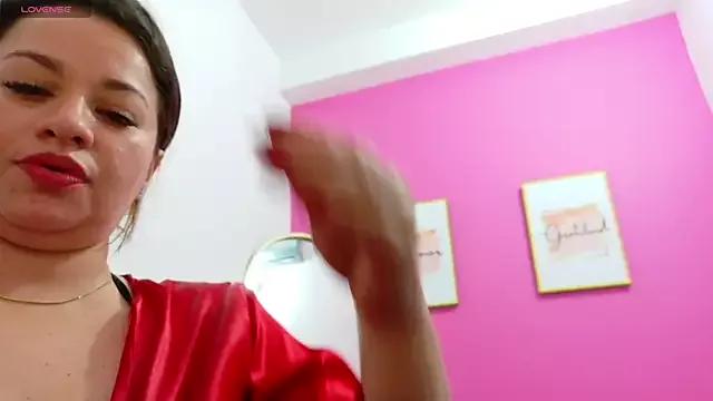 MommyHelpsmee from StripChat is Freechat