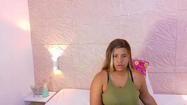 mommyy_loves_cock from StripChat is Freechat