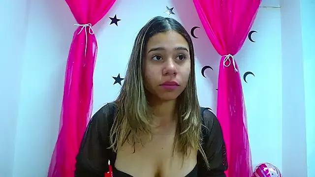 mrachellcriss303av from StripChat is Freechat